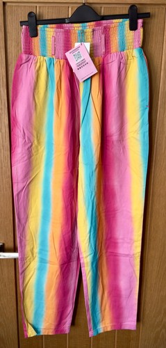 Lucy yak pastel daze - &,